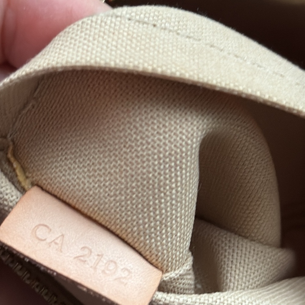 Louis Vuitton Damier Azur - Picture 7 of 7